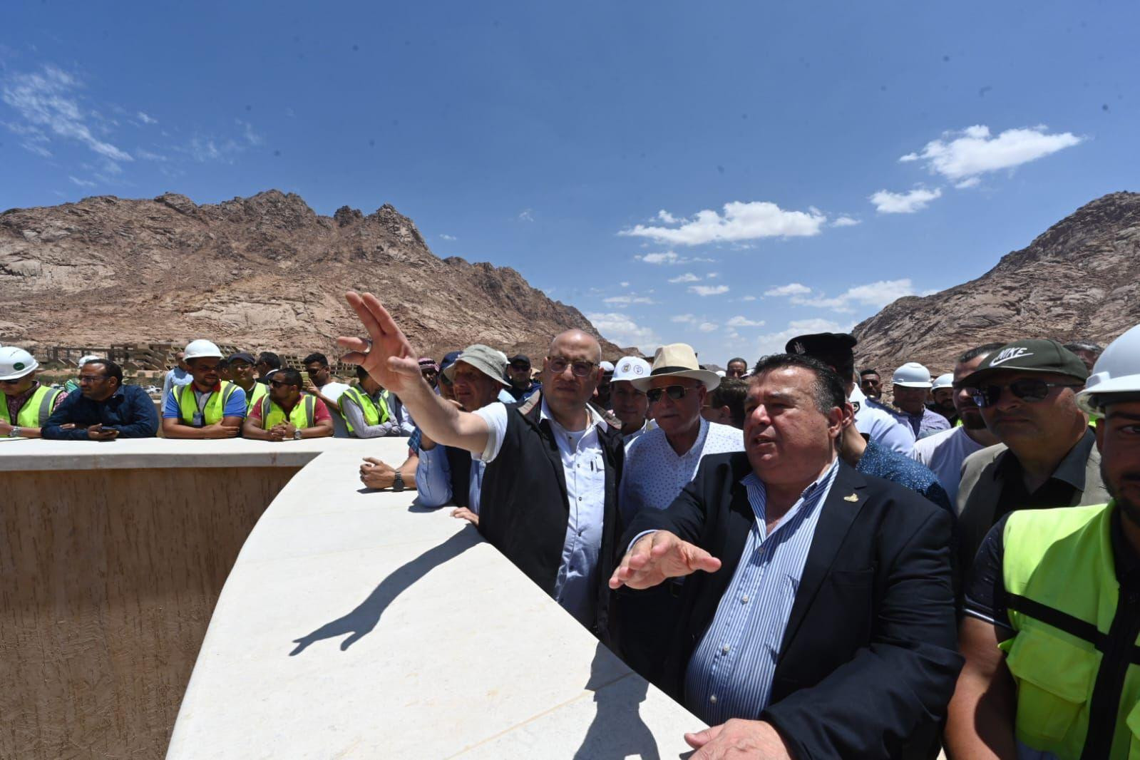 جولة وزير الإسكان