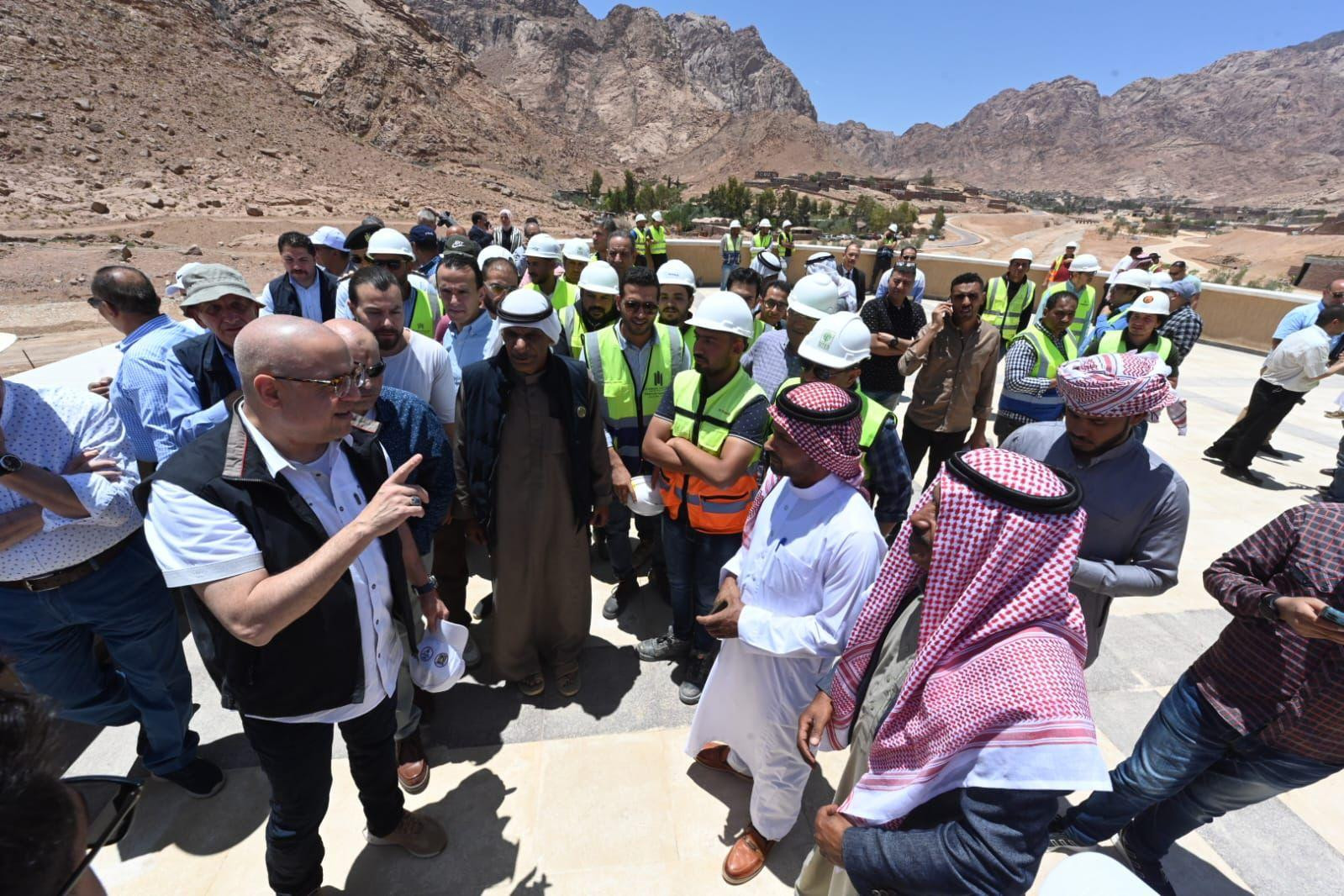 جولة وزير الإسكان