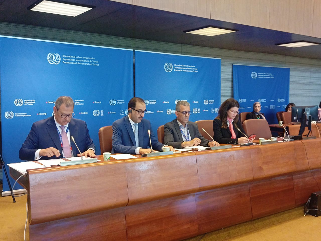 وزير العمل حسن شحاتة