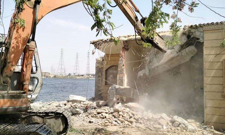 الجيزة تزيل ٣٧ حالة تعدي علي أملاك الدولة