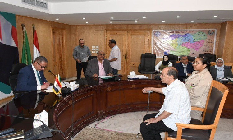 محافظ الفيوم يوجه بإيجاد الحلول الجذرية لشكاوى 17 مواطنًا