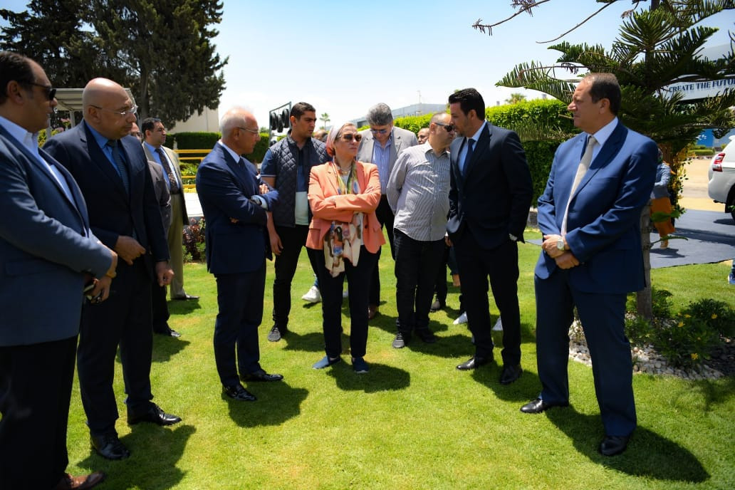 وزيرة البيئة