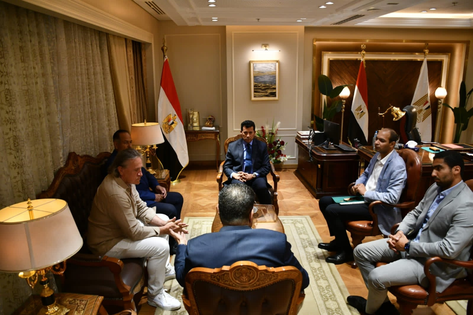 صبحي يلتقي مجلس إدارة اتحاد كرة اليد