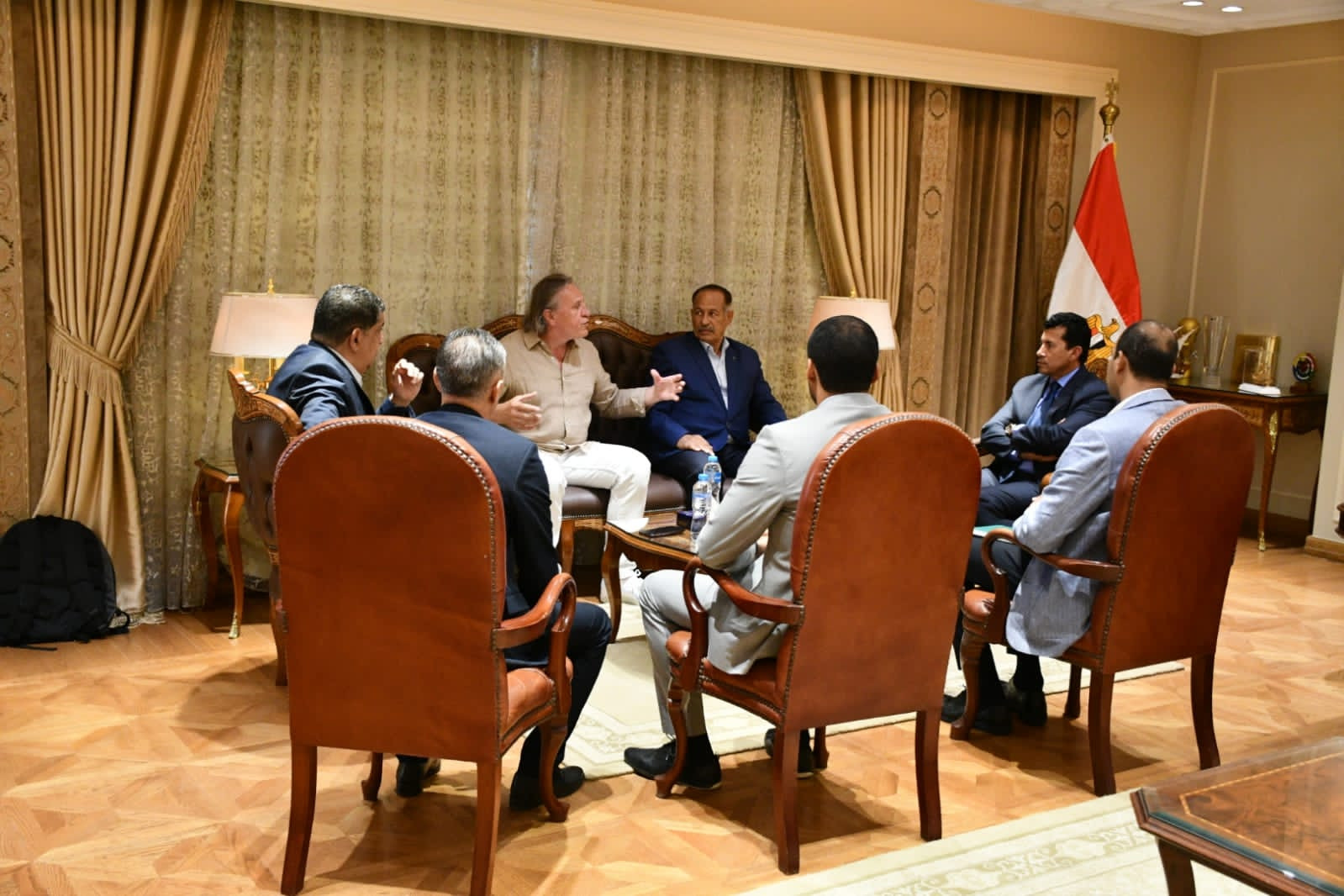 صبحي يلتقي مجلس إدارة اتحاد كرة اليد