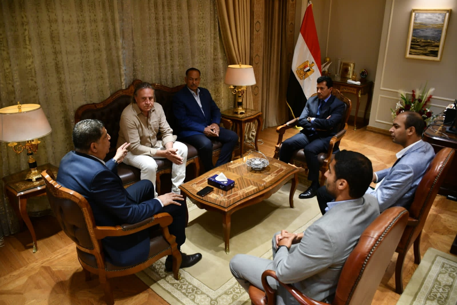 صبحي يلتقي مجلس إدارة اتحاد كرة اليد