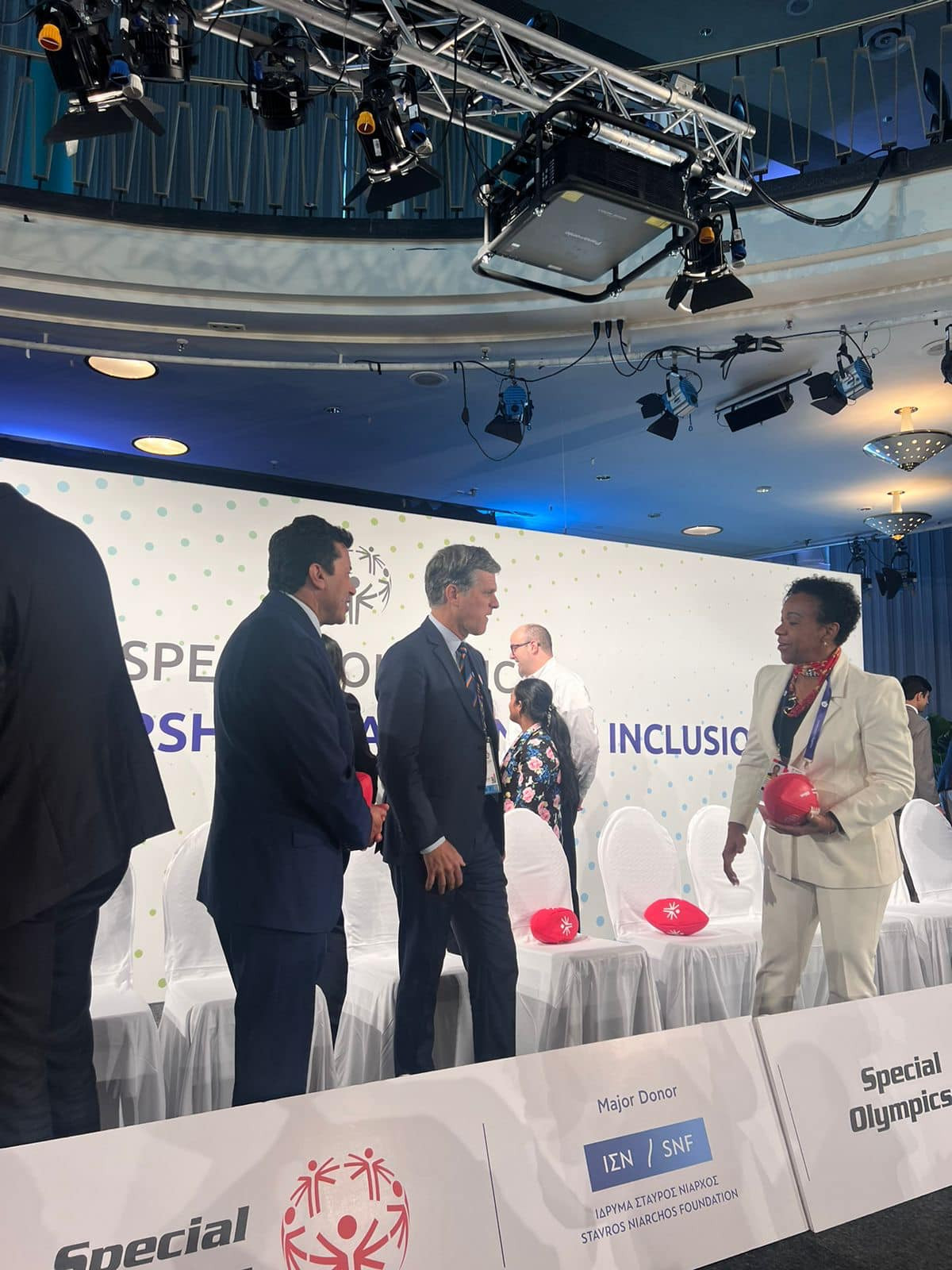 صبحي  يشهد اجتماع المؤسسيين للألعاب العالمية للأولمبياد الخاص