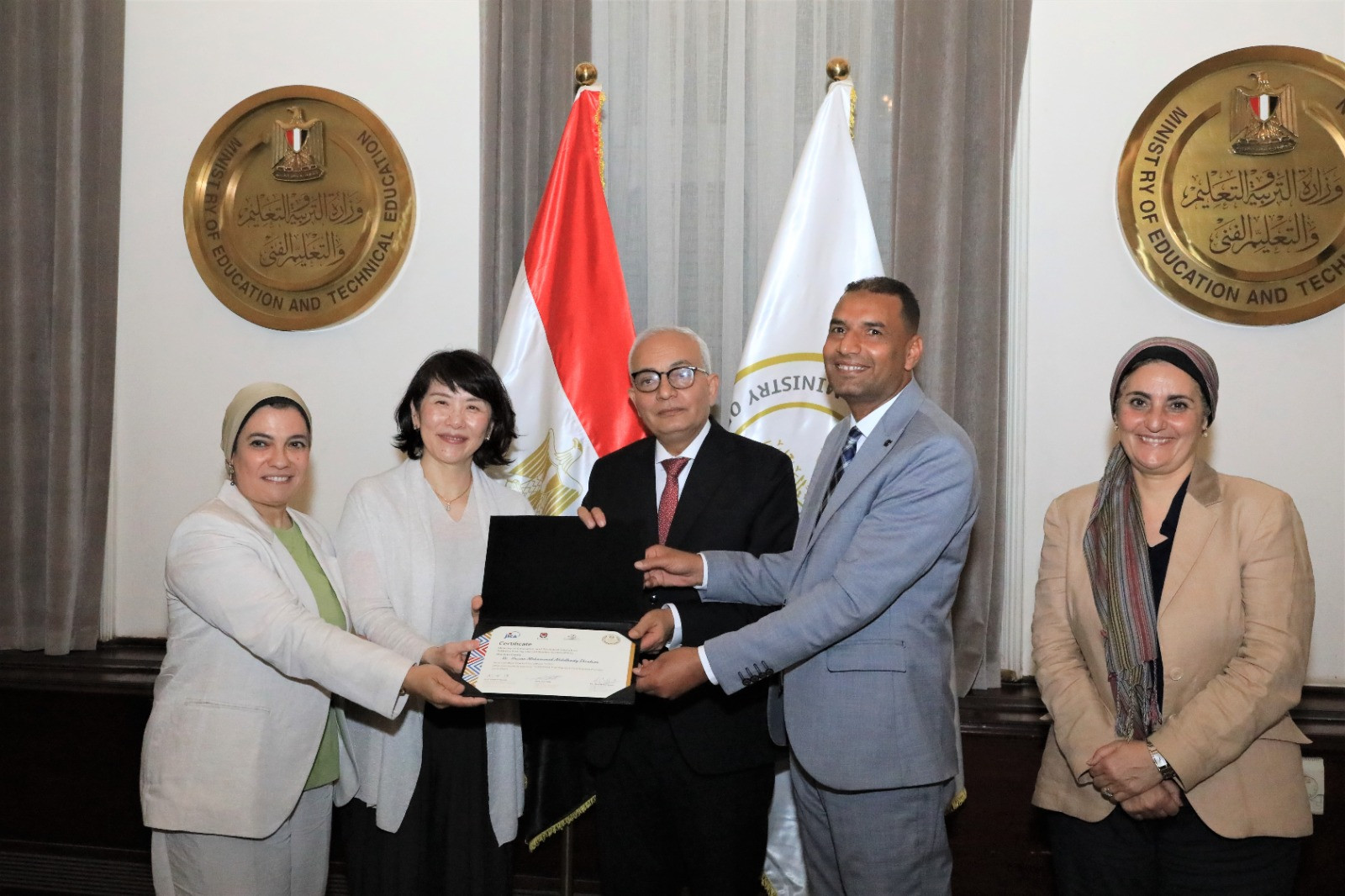 وزير التعليم يشهد حفل اعتماد التوكاتسو