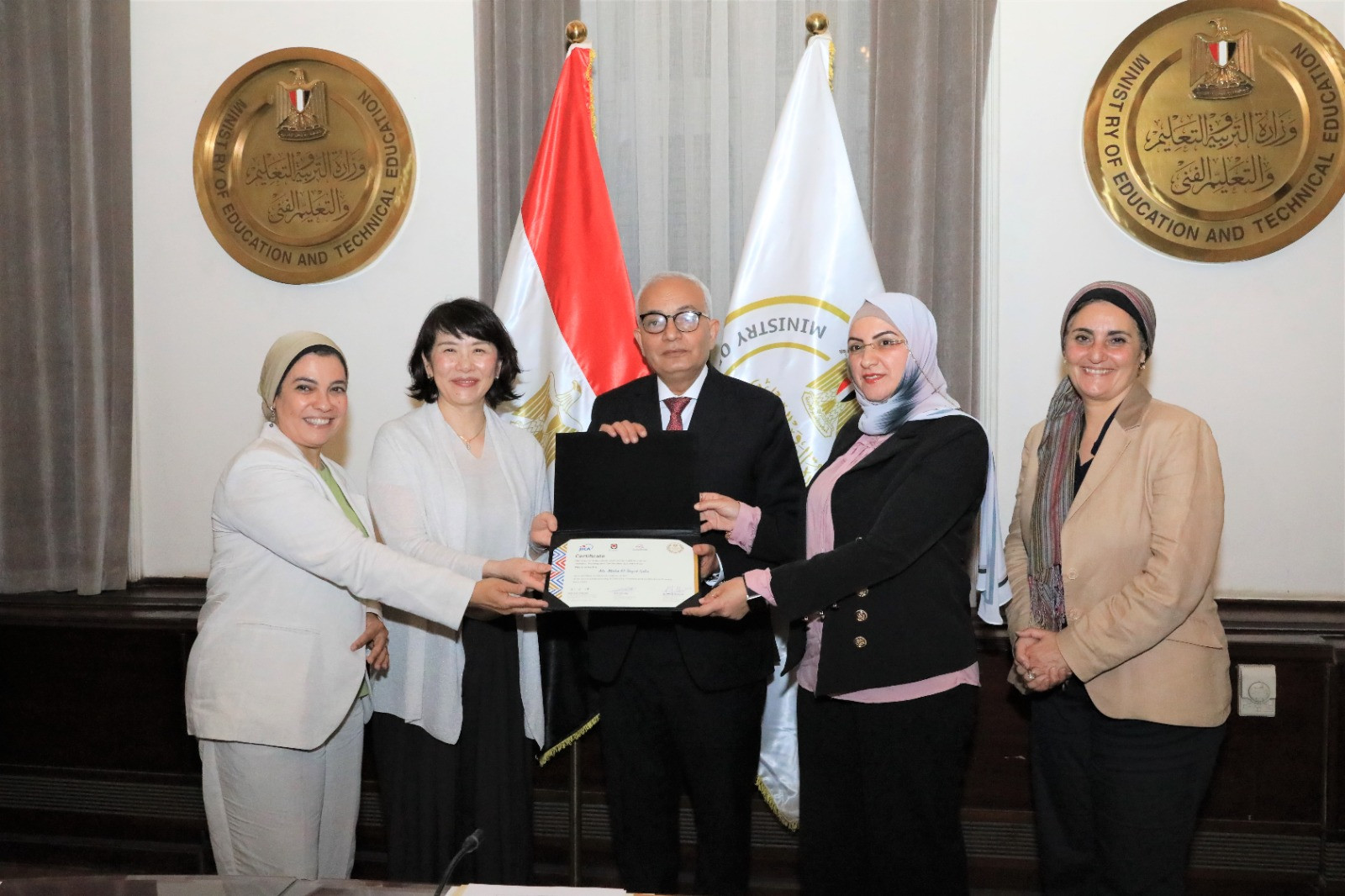 وزير التعليم يشهد حفل اعتماد التوكاتسو