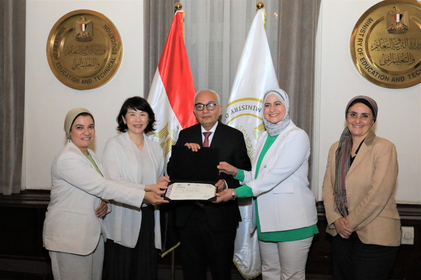 وزير التعليم يشهد حفل اعتماد التوكاتسو