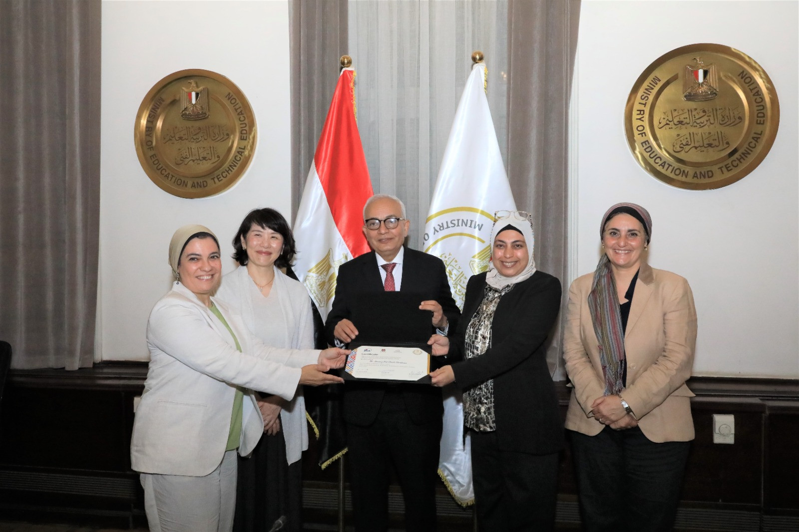 وزير التعليم يشهد حفل اعتماد التوكاتسو