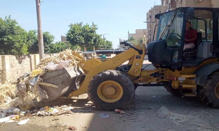 الوحدات المحلية بالمنيا تواصل جهود حملات النظافة والتجميل خلال إجازة ا