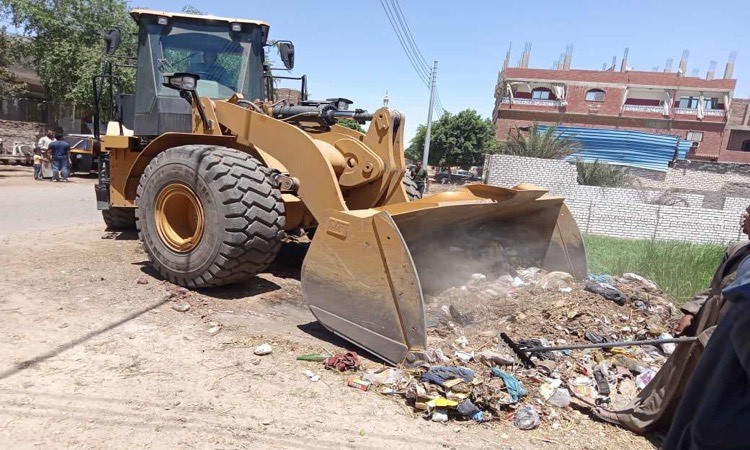 الوحدات المحلية بالمنيا تواصل جهود حملات النظافة والتجميل خلال إجازة ا