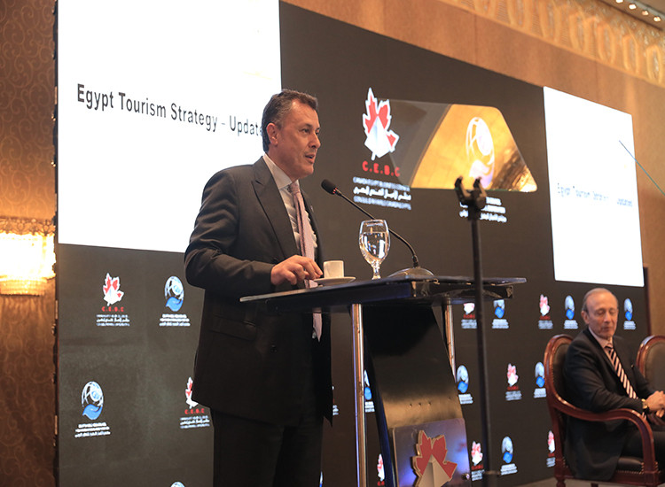 وزير السياحة