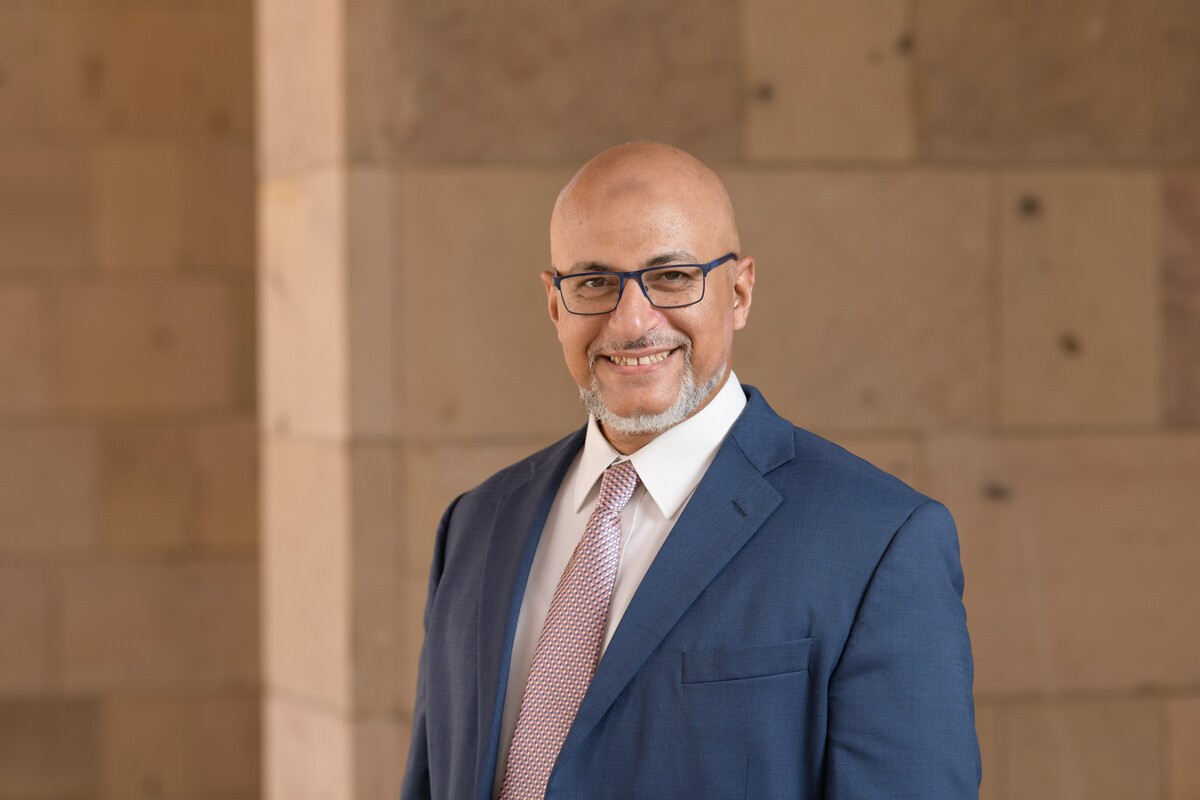 أستاذان بالجامعة الأمريكية