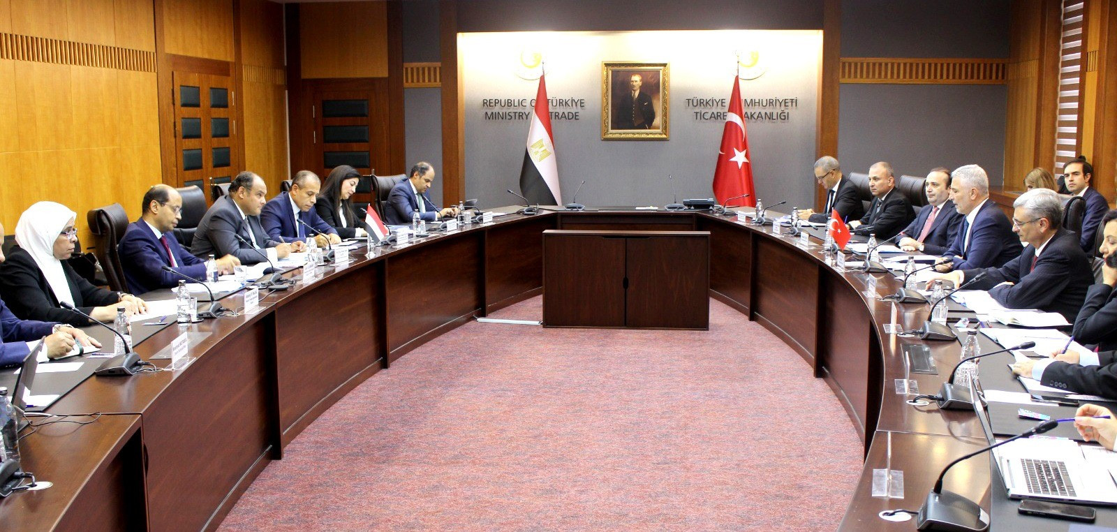 وزير التجارة والصناعة