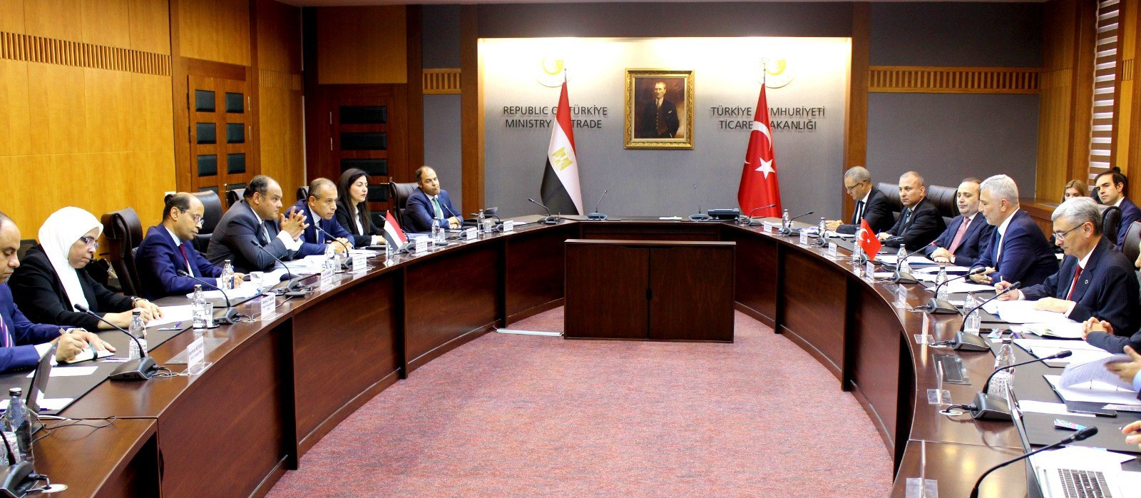 وزير التجارة والصناعة