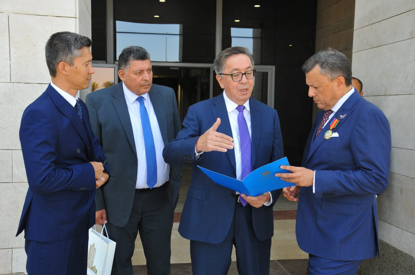 وزير السياحة