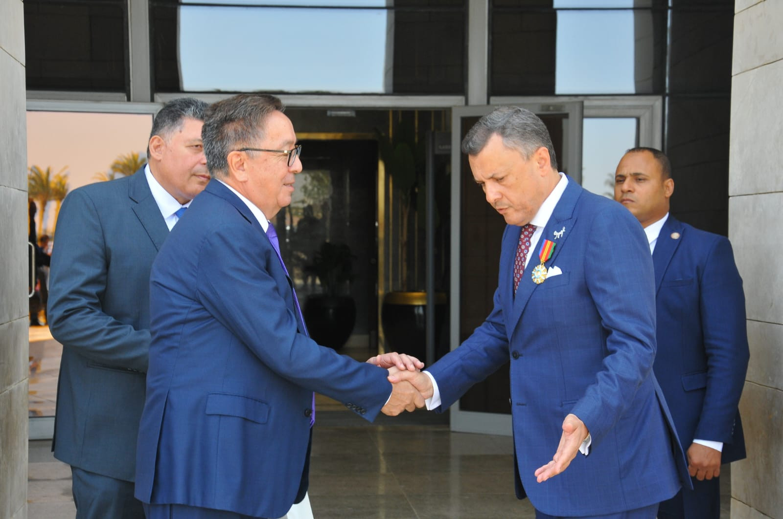 وزير السياحة