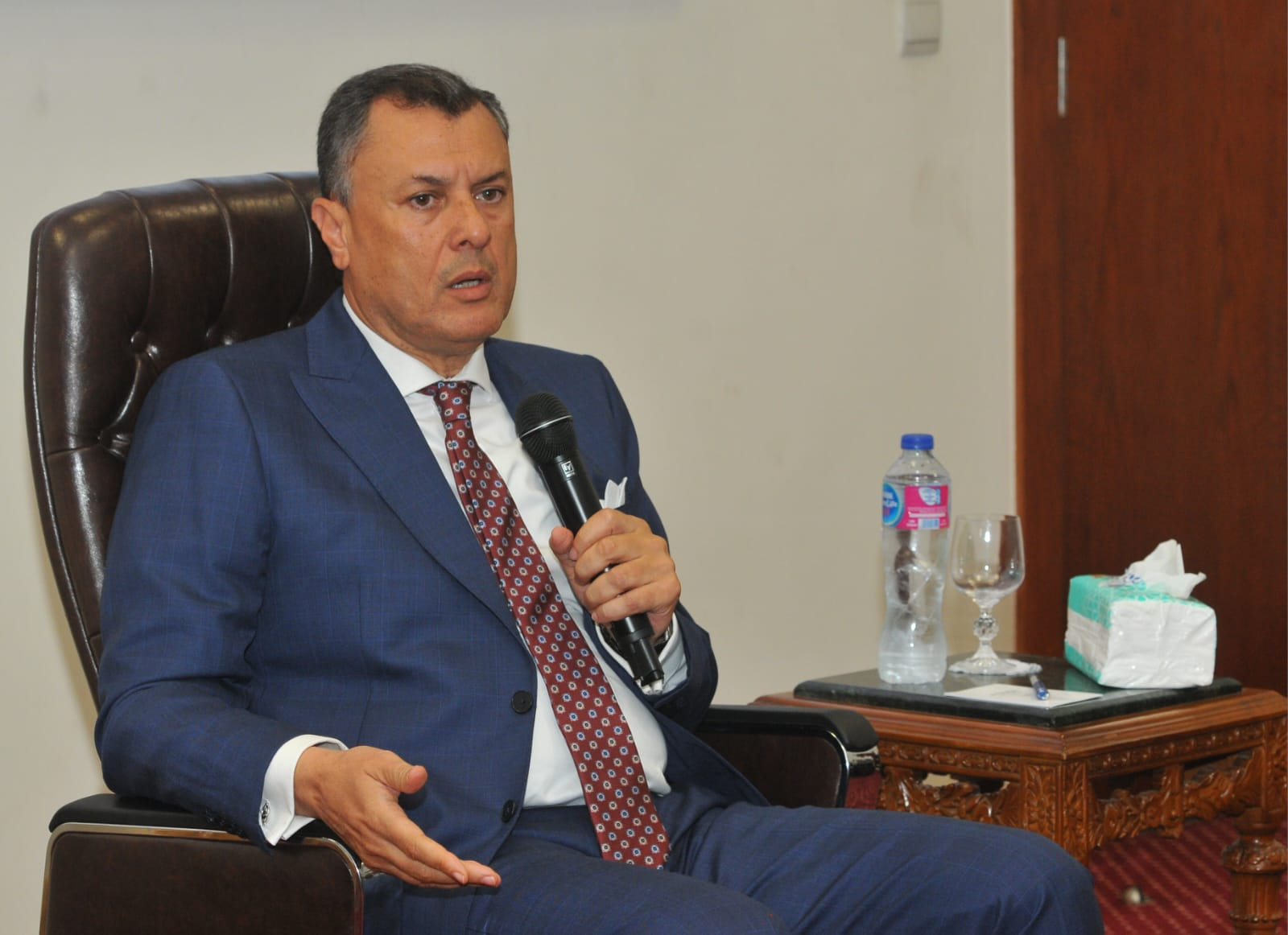 وزير السياحة