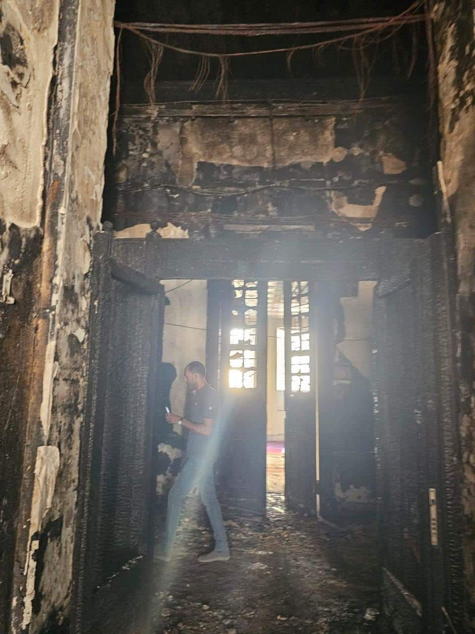 النيابة تعاين حريق الاوقاف