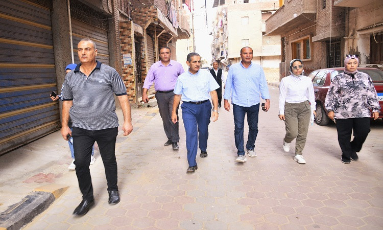 محافظ الغربية يتفقد مشروعات الرصف والتطوير بكفر الزيات والمحلة