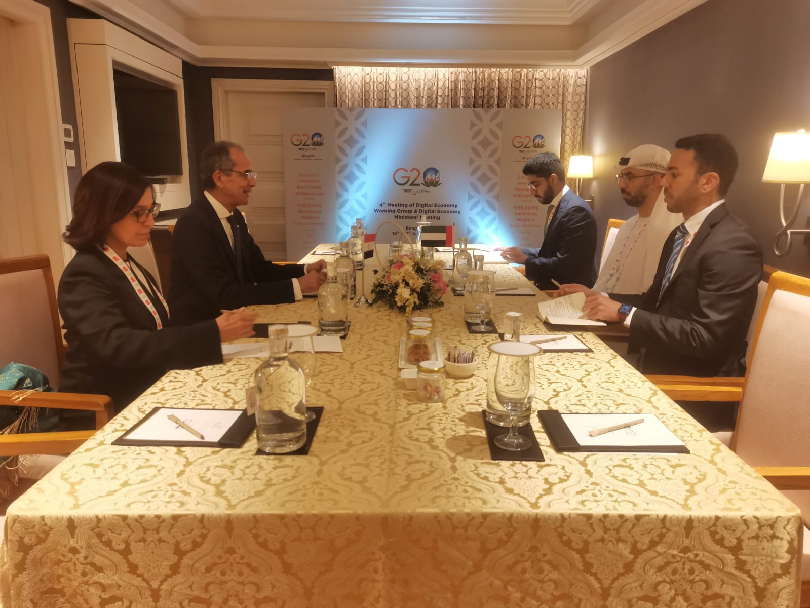 وزير الاتصالات