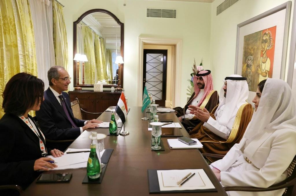 وزير الاتصالات