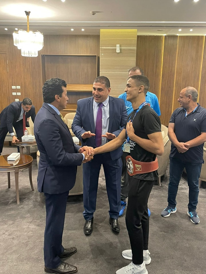 وزير الرياضة يستقبل أبطال منتخبنا تحت ٢٠ عاما للمصارعة الرومانية