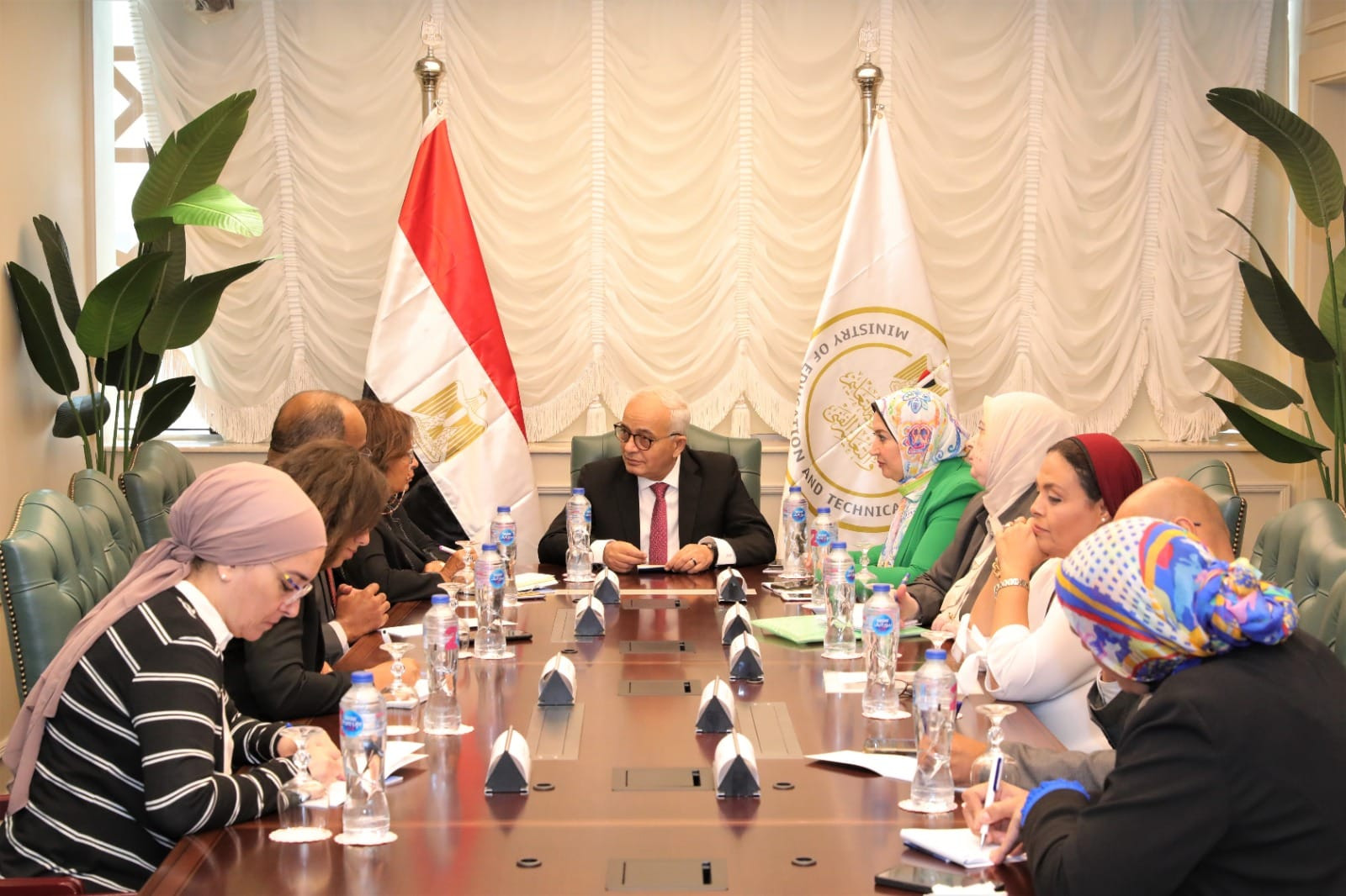 وزير التربية والأمين العام للمجلس القومي للطفولة