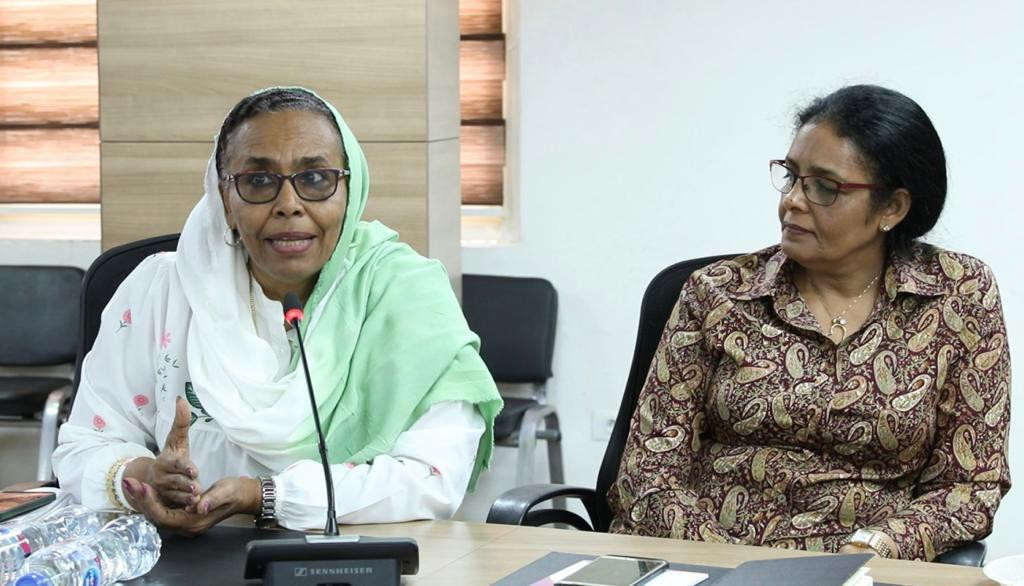 قومى المراة