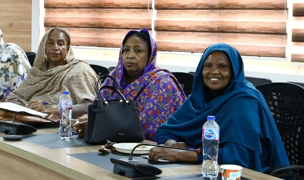 قومى المراة