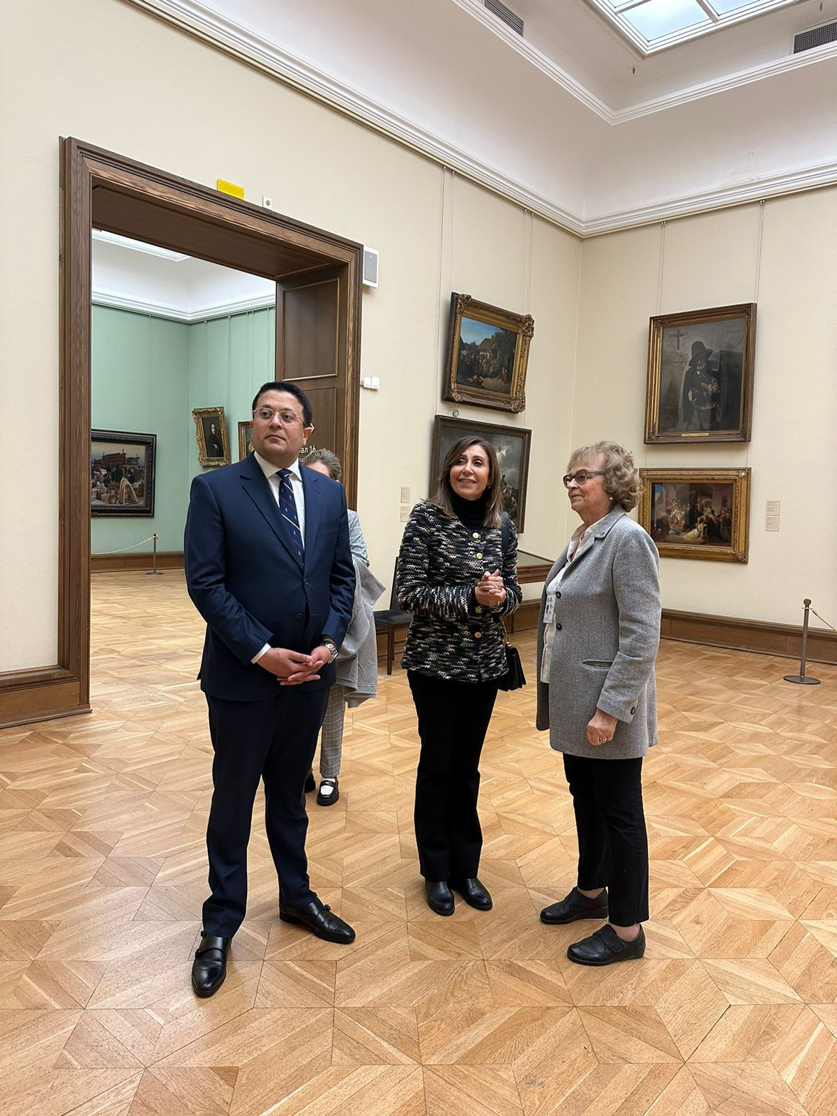 وزيرة الثقافة