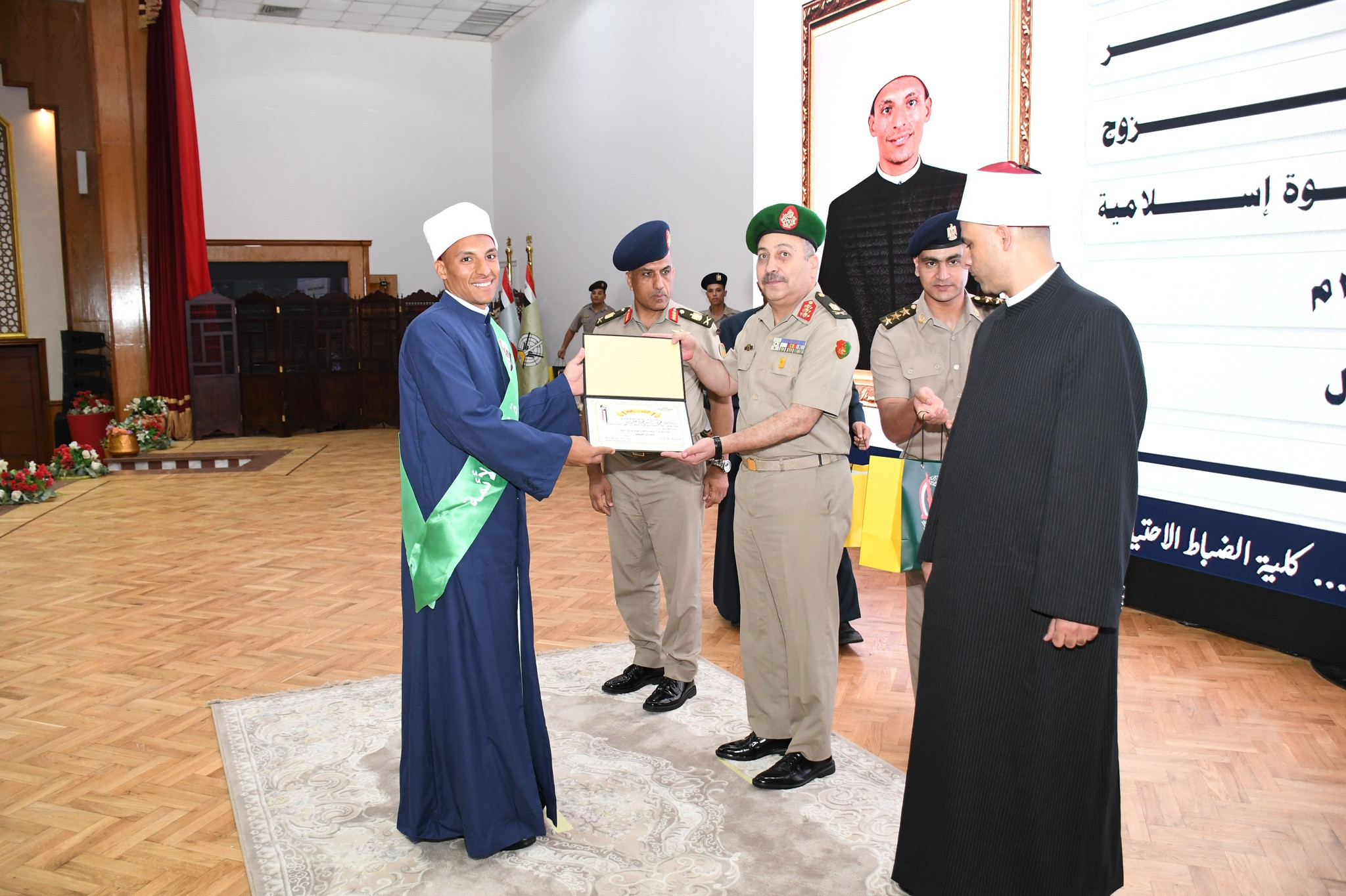 الضباط الإحتياط تخرج الدفعة الأولى من الأئمة