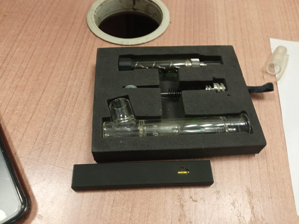 جمارك مطار القاهر