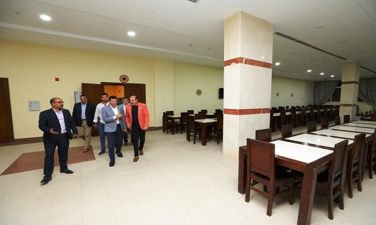 وزير الشباب ومحافظ أسوان يتفقدان أعمال التطويرللمدينة الشبابية