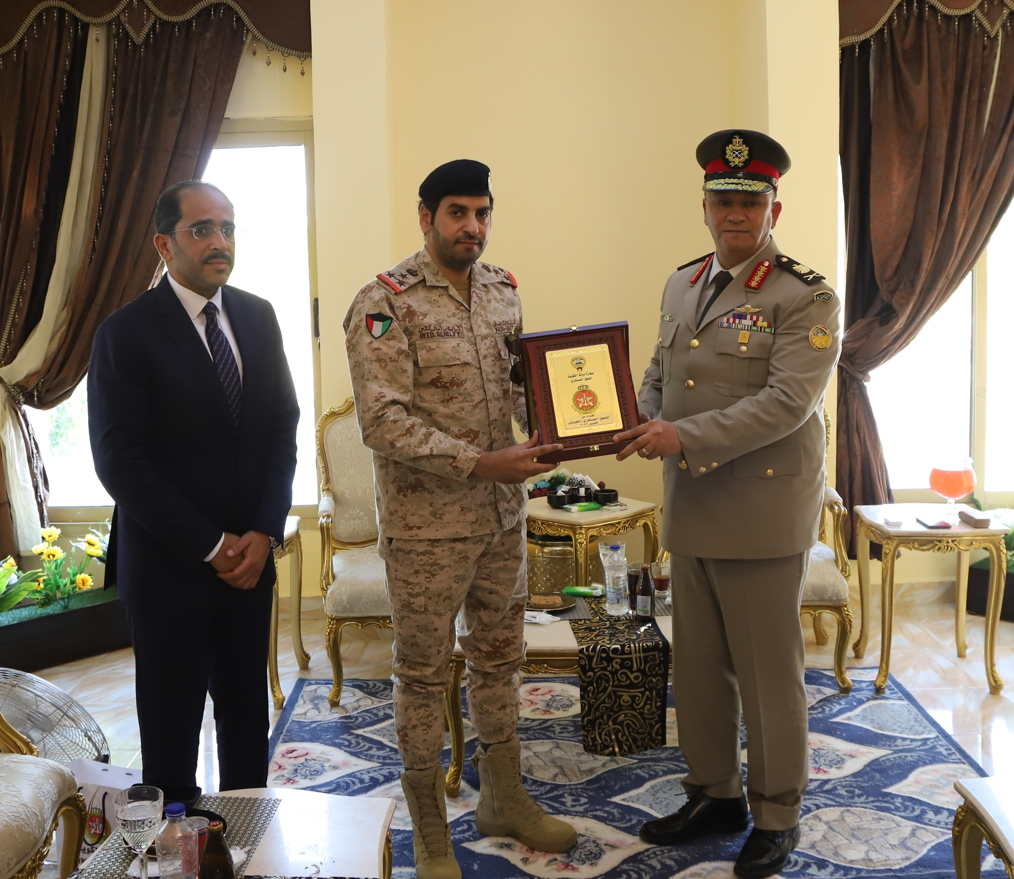 الوزير المفوض القائم بأعمال سفير الكويت بمصر