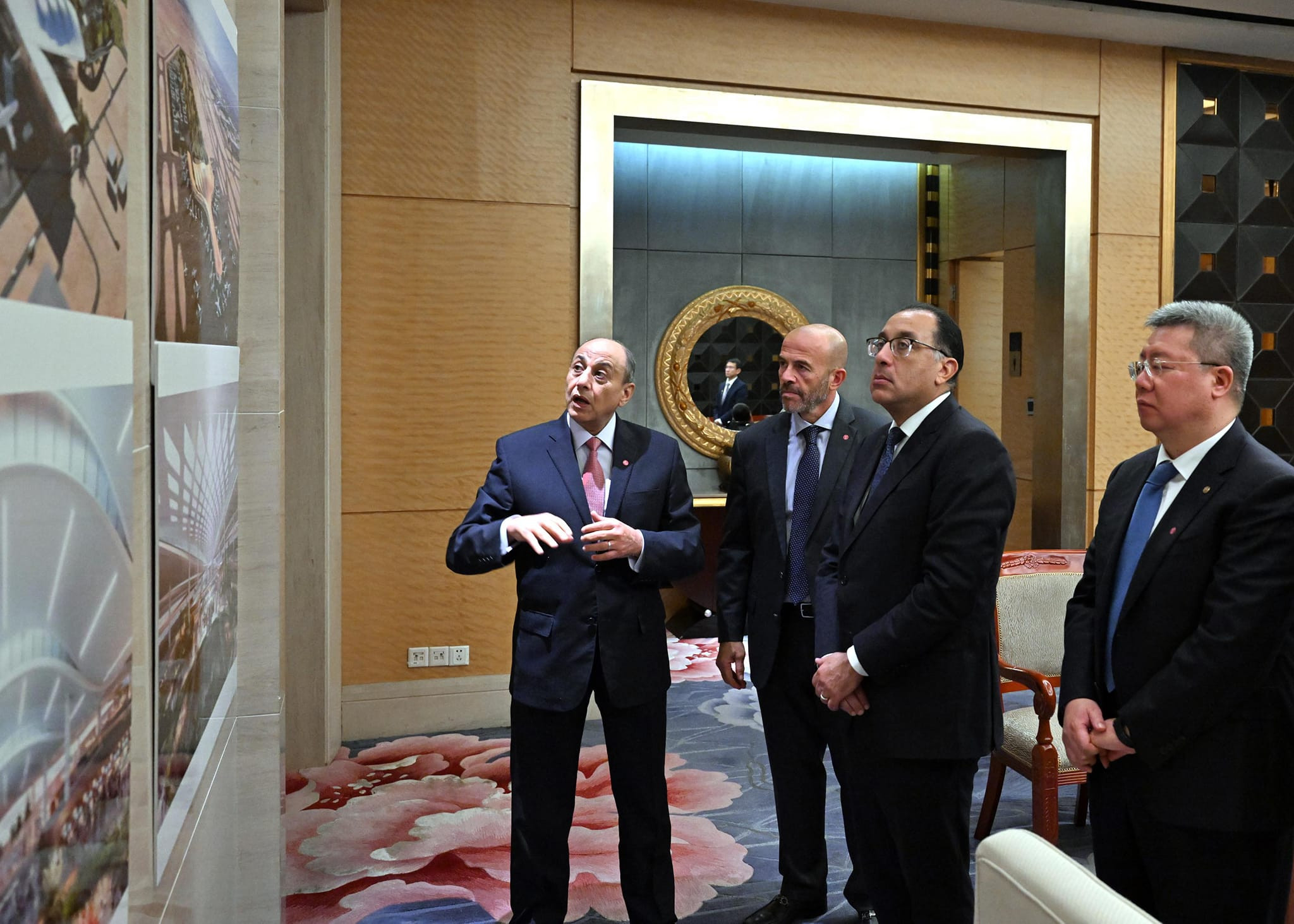 رئيس الوزراء وشركة صينية