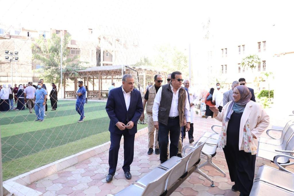 وزير الصحة بمستشفى الصحة النفسية بسوهاج