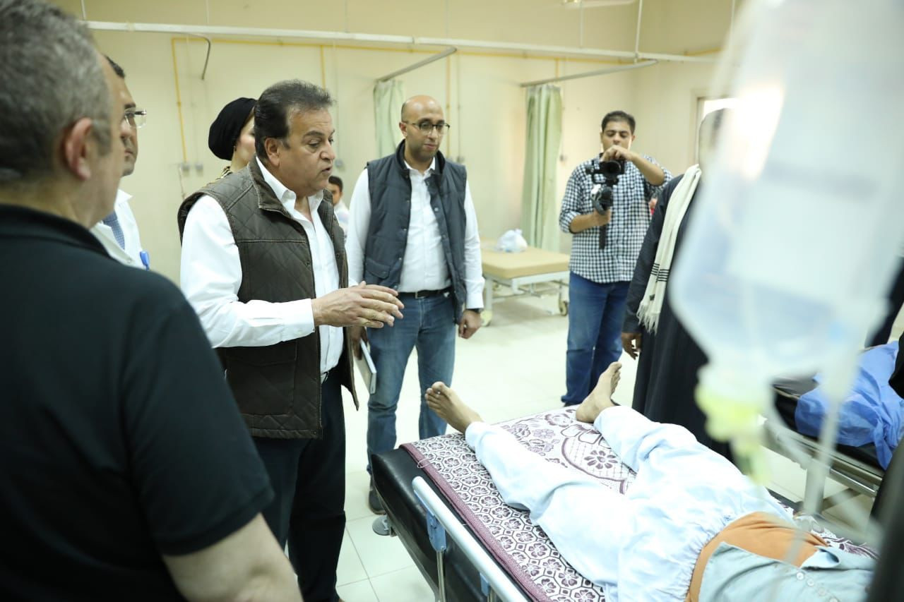 وزير الصحة بمستشفى سوهاج التعليمي
