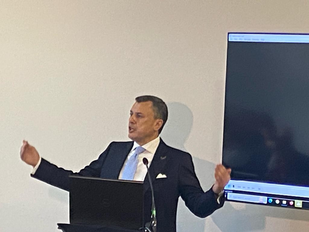 وزير السياحة