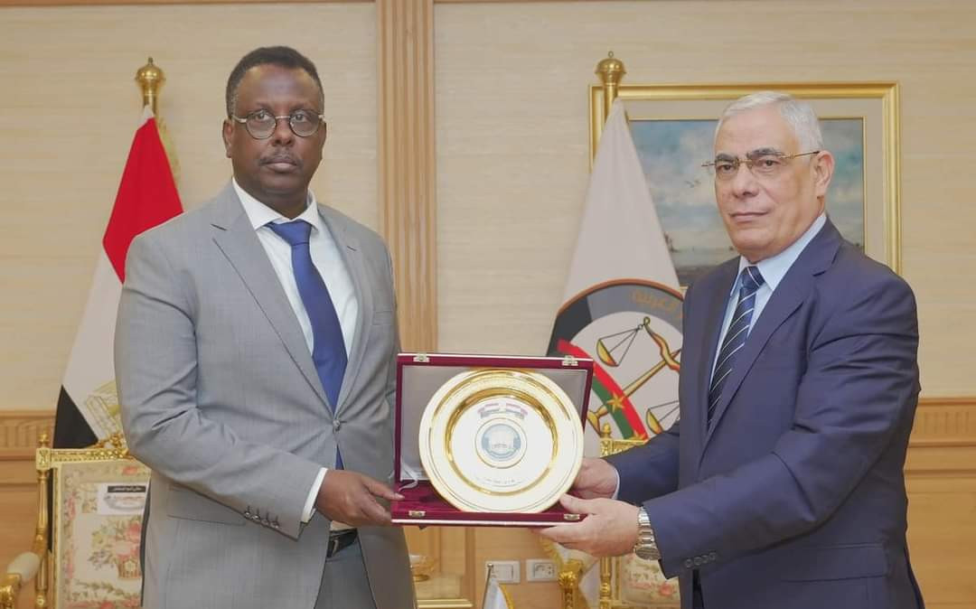 النائب العام ونظيره الصومالي