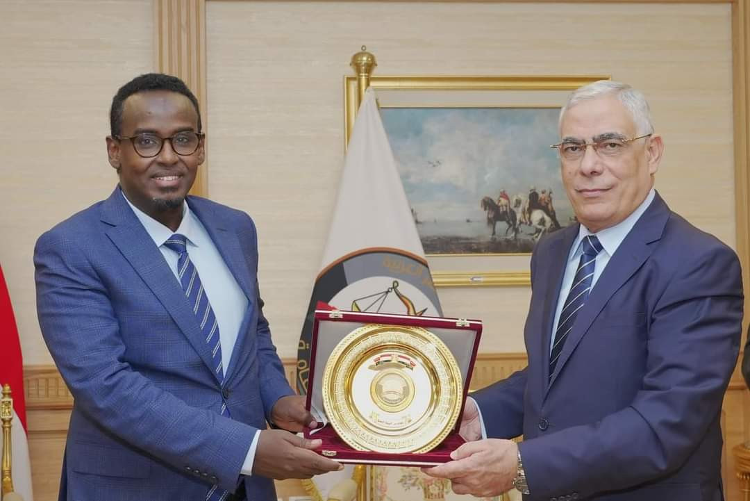 النائب العام ونظيره الصومالي