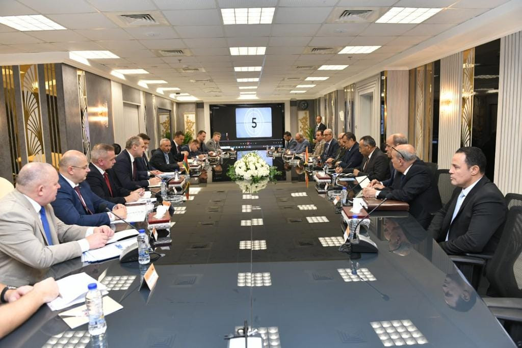 وزير الانتاج الحربي