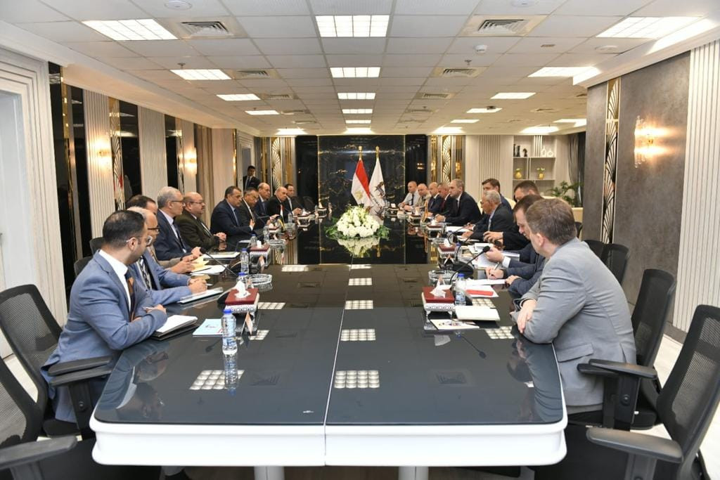 وزير الانتاج الحربي