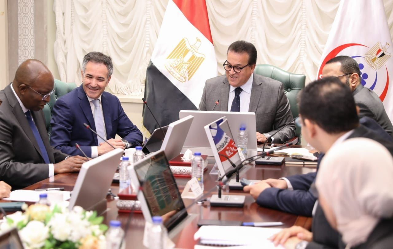 عبد الغفار مع مدير مؤسسة التمويل الدولية للصحة والتعليم