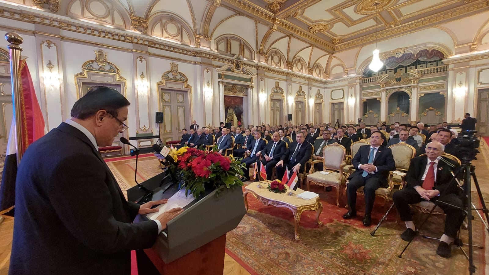 محافظ  القاهرة