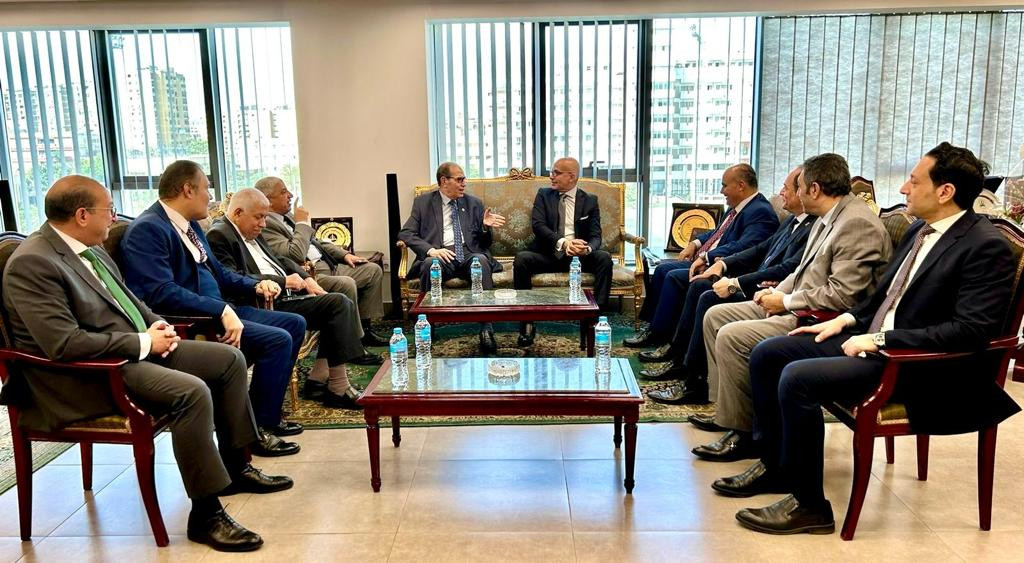 رئيس هيئة النيابة الإدارية ورئيس جامعة عين شمس