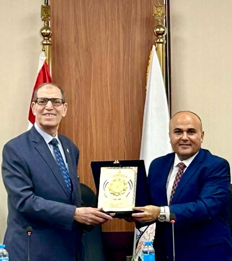 رئيس هيئة النيابة الإدارية ورئيس جامعة عين شمس