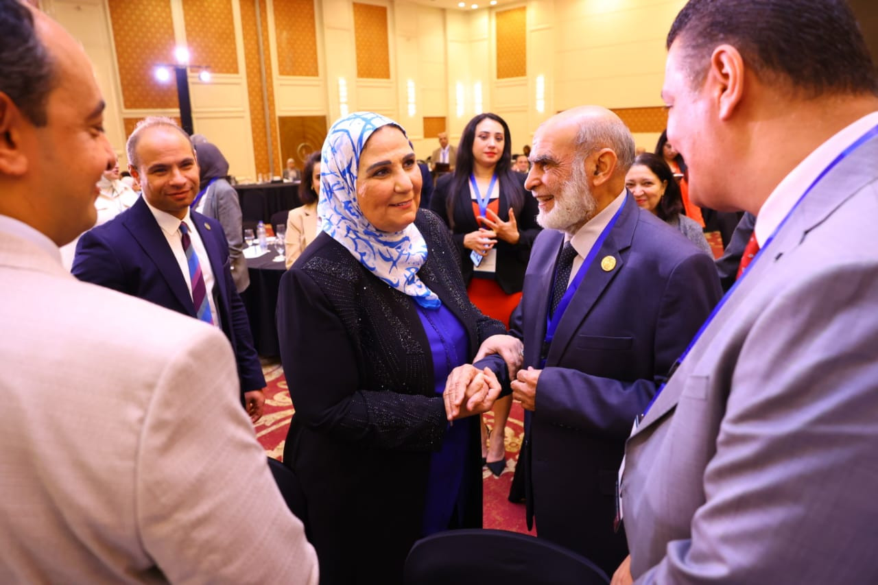 مساعدو وزيرة التضامن