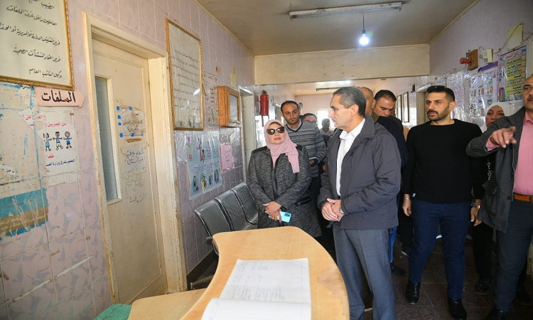 محافظ الغربية يتابع تجهيزات المقرات الانتخابية بزفتى والسنطة